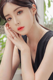 国模小魔女玟玟图片
